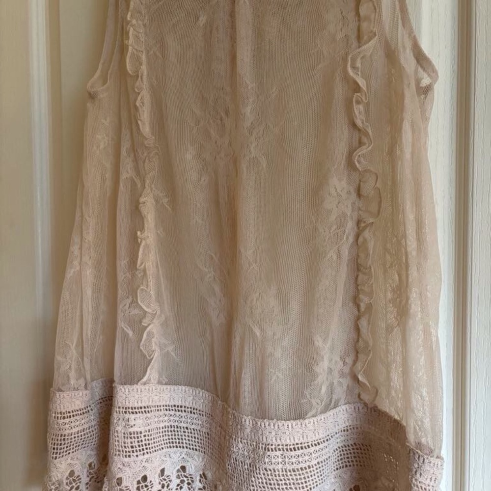 SPECIAL 2/30$
Moulinette Soeurs Beige Lace Top